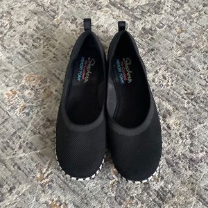 Skechers stretch fit slip ons